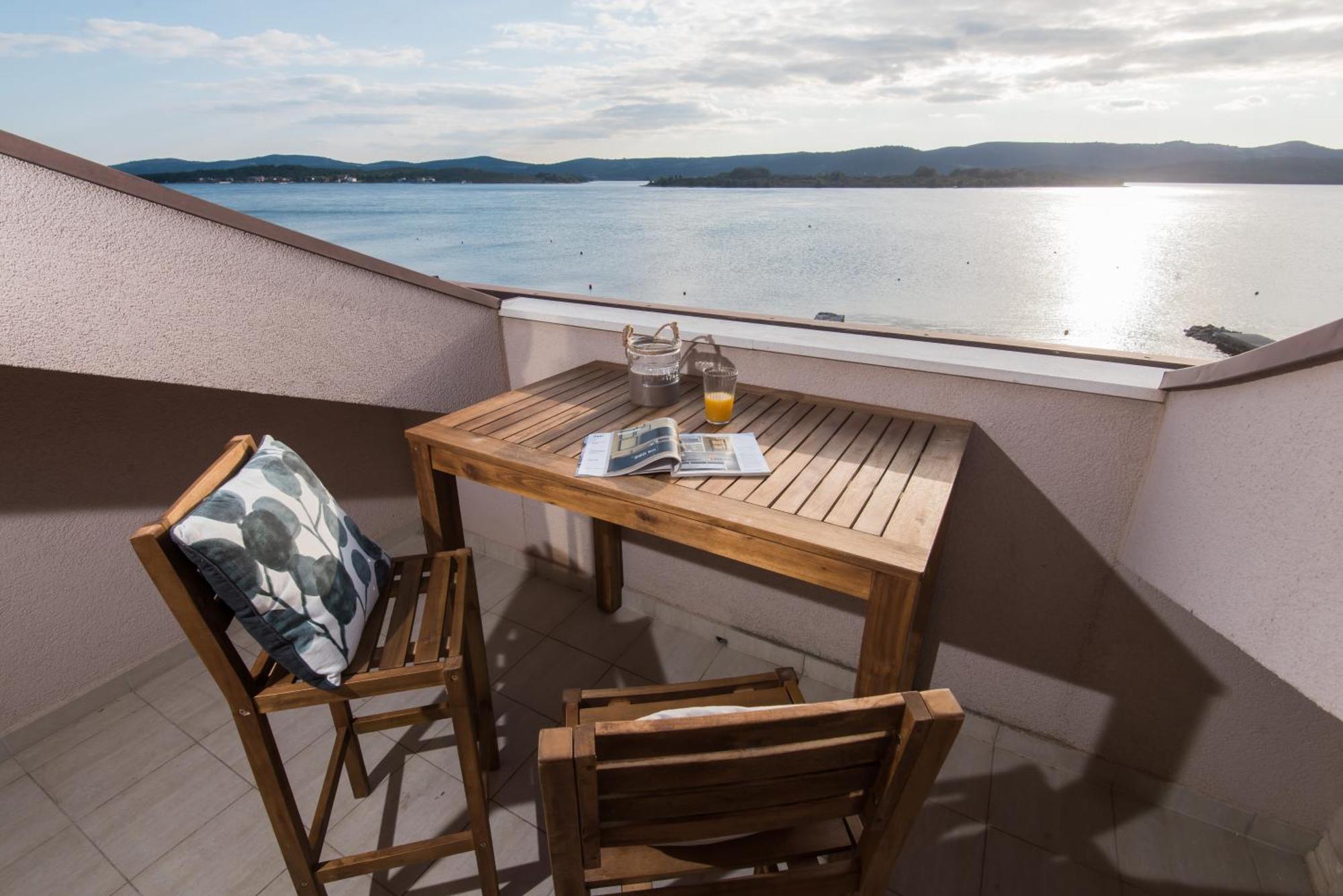Bonamare Apartments Turanj Eksteriør bilde
